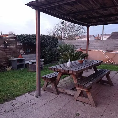 Holiday home Maison Terrasse Gare/autoroute